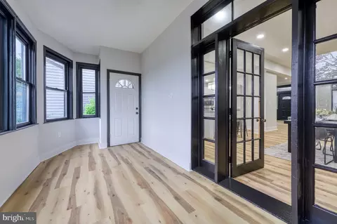 Entry Way - 2303 Harlem Ave, Baltimore, MD 21216 photo 5 of 6
