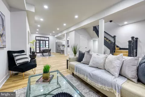 Entry Way - 2303 Harlem Ave, Baltimore, MD 21216 photo 1 of 6