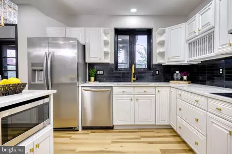 Kitchen - 2303 Harlem Ave, Baltimore, MD 21216 photo 3 of 7