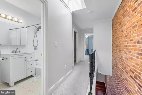 Entry Way - 735 S Decker Ave, Baltimore, MD 21224 photo 7 of 8