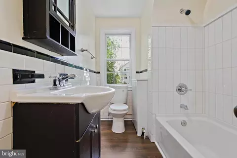 Bath - 4713 Elsrode Ave, Baltimore, MD 21214 photo 2 of 2