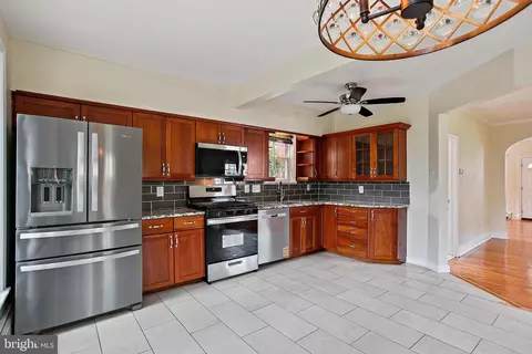 Kitchen - 4713 Elsrode Ave, Baltimore, MD 21214 photo 2 of 4