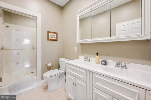 Bath - 2731 Eastern Ave, Baltimore, MD 21224 photo 3 of 3
