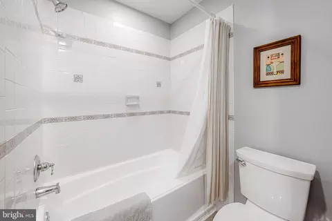 Bath - 2731 Eastern Ave, Baltimore, MD 21224 photo 2 of 3