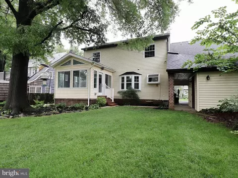 Exterior - 710 Hunting Pl, Baltimore, MD 21229 photo 7 of 9