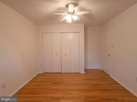 Bedroom - 710 Hunting Pl, Baltimore, MD 21229 photo 5 of 6