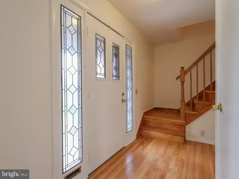 Entry Way - 710 Hunting Pl, Baltimore, MD 21229 photo 1 of 6