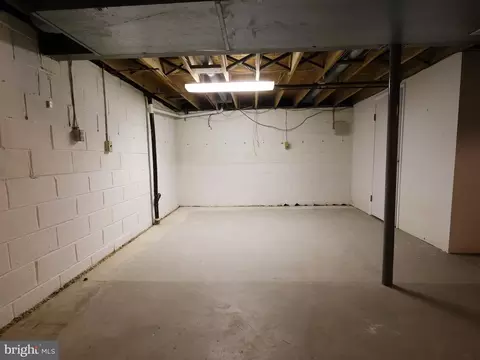 Other - 710 Hunting Pl, Baltimore, MD 21229 photo 9 of 12