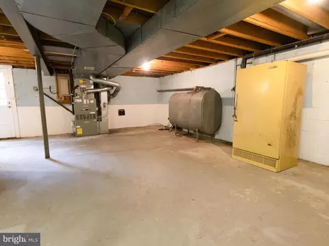 Other - 710 Hunting Pl, Baltimore, MD 21229 photo 10 of 12