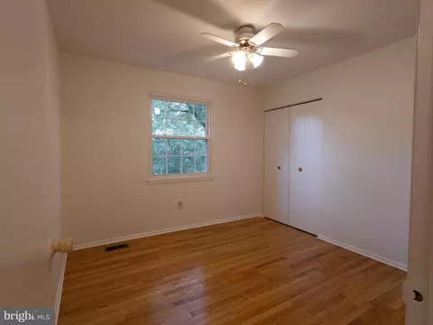 Bedroom - 710 Hunting Pl, Baltimore, MD 21229 photo 3 of 6