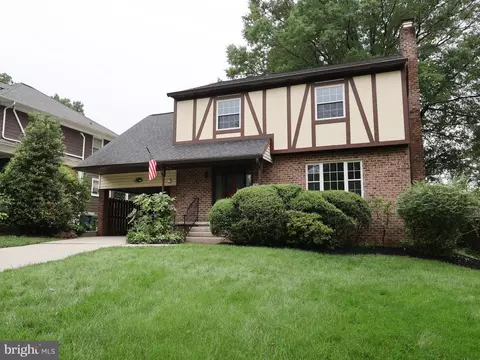 Exterior - 710 Hunting Pl, Baltimore, MD 21229 photo 2 of 9