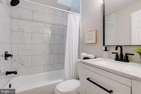 Bath - 3910 E Pratt St, Baltimore, MD 21224 photo 1 of 1