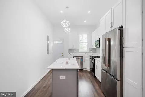 Entry Way - 721 E 22nd St, Baltimore, MD 21218 photo 6 of 9