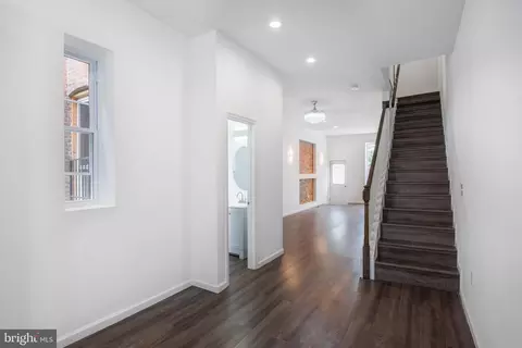 Entry Way - 721 E 22nd St, Baltimore, MD 21218 photo 2 of 9