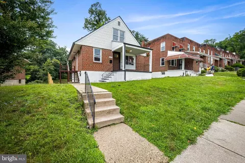 4577 Derby Manor Dr, Baltimore, MD 21215 photo 2