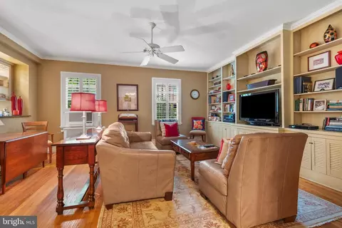 6 Upland Rd #F2, Baltimore, MD 21210 photo 8