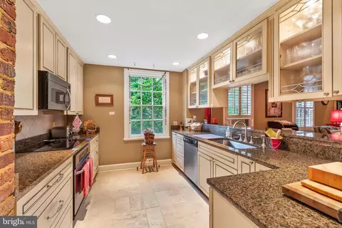 6 Upland Rd #F2, Baltimore, MD 21210 photo 11