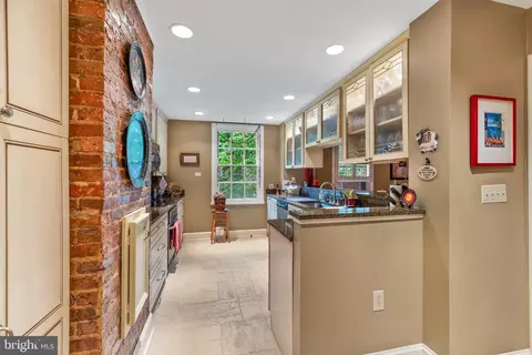6 Upland Rd #F2, Baltimore, MD 21210 photo 13