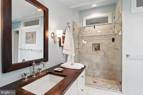 Bath - 916 William St, Baltimore, MD 21230 photo 5 of 5