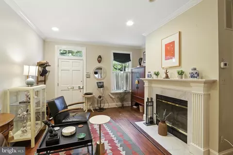 Entry Way - 916 William St, Baltimore, MD 21230 photo 1 of 4