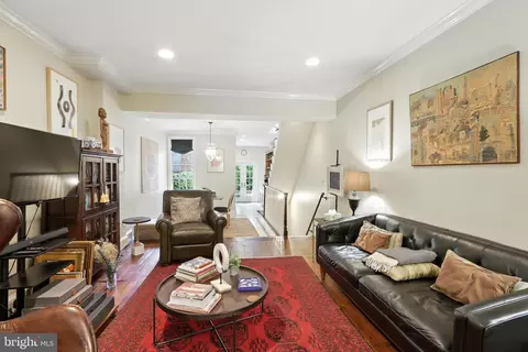 Living - 916 William St, Baltimore, MD 21230 photo 1 of 2