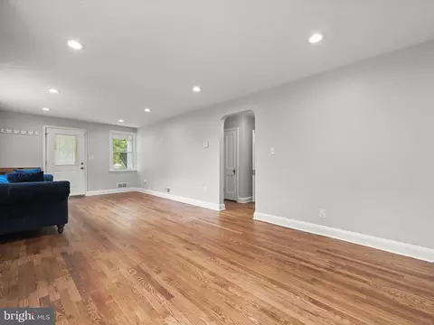 Living - 5407 Pembroke Ave, Baltimore, MD 21206 photo 8 of 9