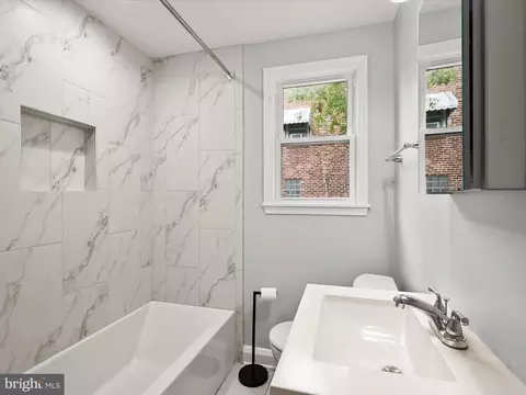 Bath - 5407 Pembroke Ave, Baltimore, MD 21206 photo 4 of 6