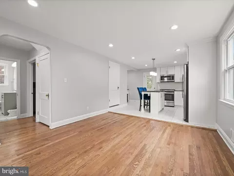 Living - 5407 Pembroke Ave, Baltimore, MD 21206 photo 6 of 9