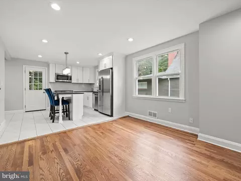 Living - 5407 Pembroke Ave, Baltimore, MD 21206 photo 5 of 9