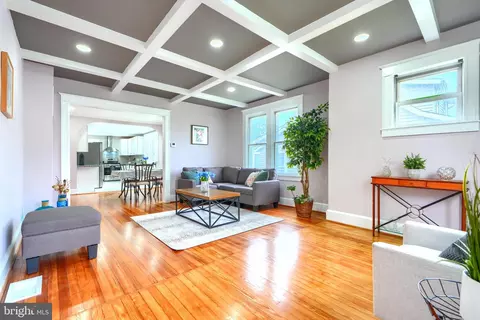 2721 Louise Ave, Baltimore, MD 21214