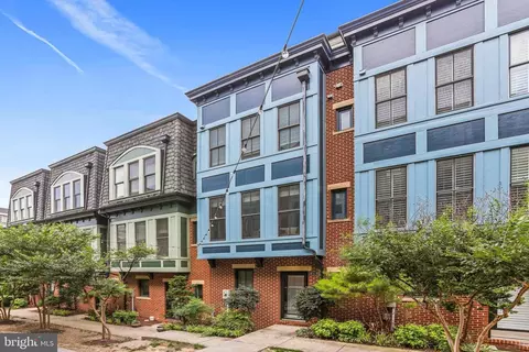 23 Yogurt Ln, Baltimore, MD 21231
