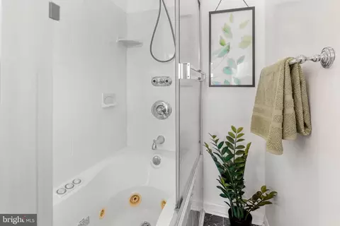 Bath - 823 S Decker Ave, Baltimore, MD 21224 photo 2 of 3