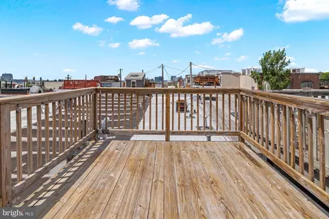 Exterior - 823 S Decker Ave, Baltimore, MD 21224 photo 5 of 8