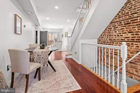 Entry Way - 823 S Decker Ave, Baltimore, MD 21224 photo 4 of 11