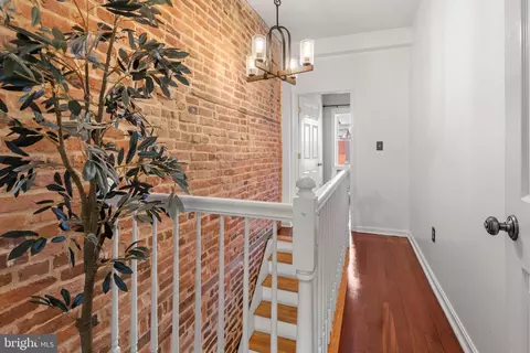 Entry Way - 823 S Decker Ave, Baltimore, MD 21224 photo 6 of 11