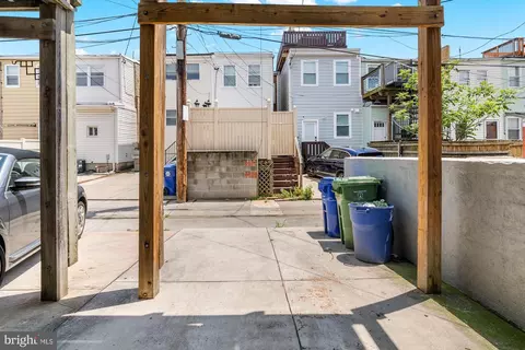 Exterior - 823 S Decker Ave, Baltimore, MD 21224 photo 7 of 8
