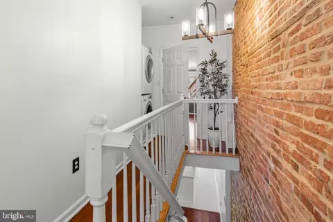 Entry Way - 823 S Decker Ave, Baltimore, MD 21224 photo 8 of 11