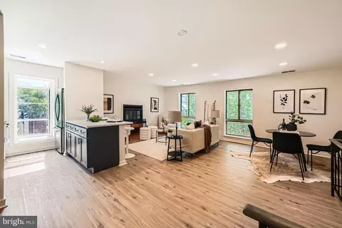 108 W Barre St #R 48, Baltimore, MD 21201