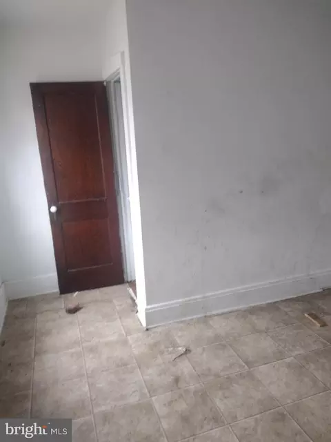 Entry Way - 2714 E Biddle St, Baltimore, MD 21213 photo 3 of 6
