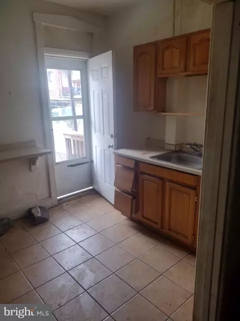 Entry Way - 2714 E Biddle St, Baltimore, MD 21213 photo 5 of 6