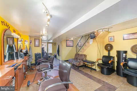 Entry Way - 5876 Belair Rd, Baltimore, MD 21206 photo 5 of 5