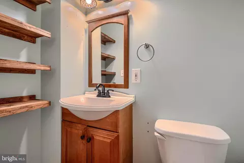 1413 Hull St, Baltimore, MD 21230 photo 9