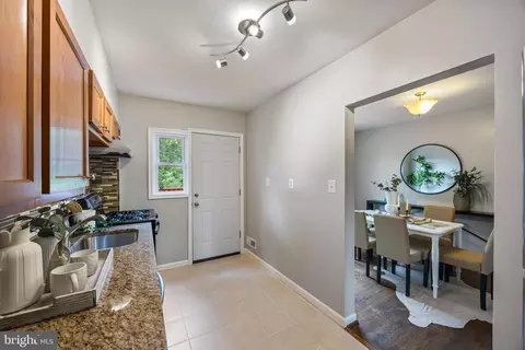 Entry Way - 4703 Williston St, Baltimore, MD 21229 photo 2 of 2