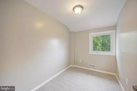 Bedroom - 4703 Williston St, Baltimore, MD 21229 photo 6 of 7