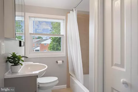 Bath - 4703 Williston St, Baltimore, MD 21229 photo 1 of 3