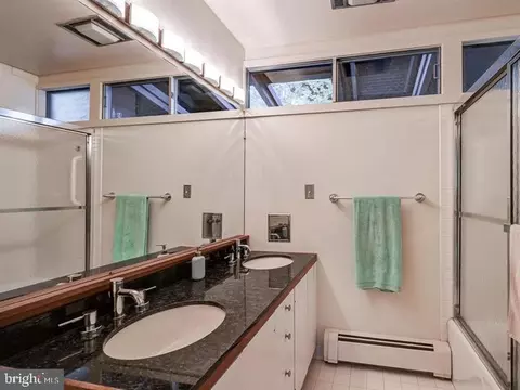 Bath - 6016 Terrace Rd, Baltimore, MD 21209 photo 4 of 6
