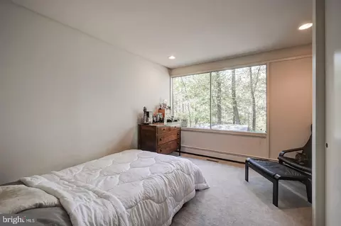 Bedroom - 6016 Terrace Rd, Baltimore, MD 21209 photo 4 of 4