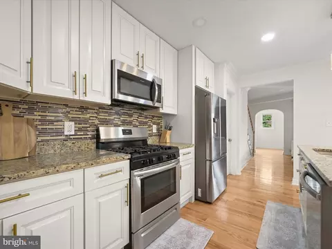 Kitchen - 2210 Echodale Ave, Baltimore, MD 21214 photo 4 of 5