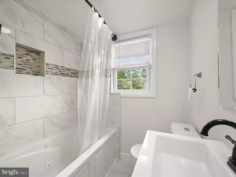 Bath - 2210 Echodale Ave, Baltimore, MD 21214 photo 1 of 2