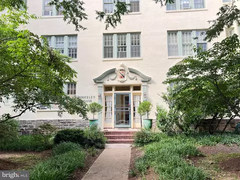 102 W 39th St #1B, Baltimore, MD 21210